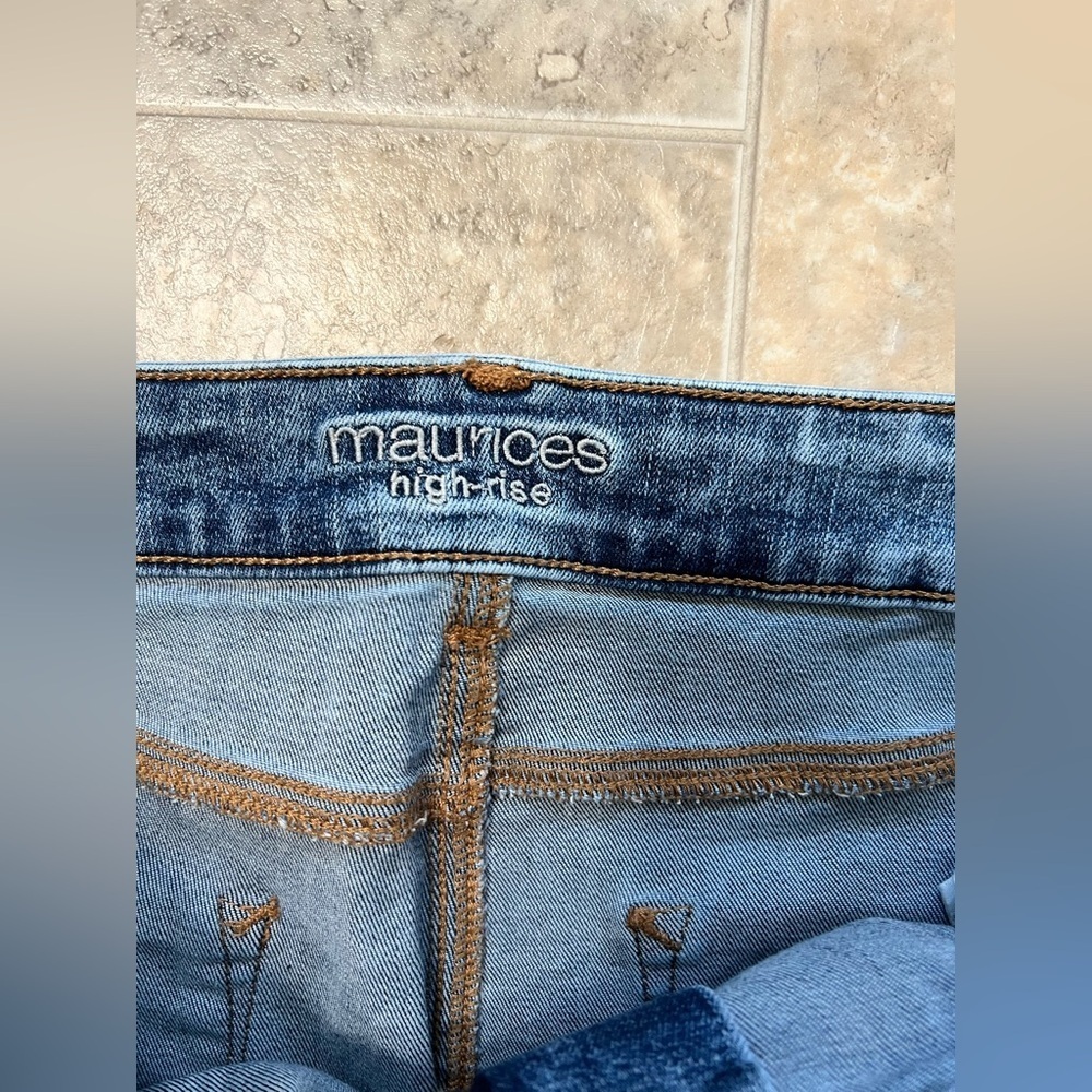 Women’s Maurice’s distressed jeans XL short S - Picture 8 of 8